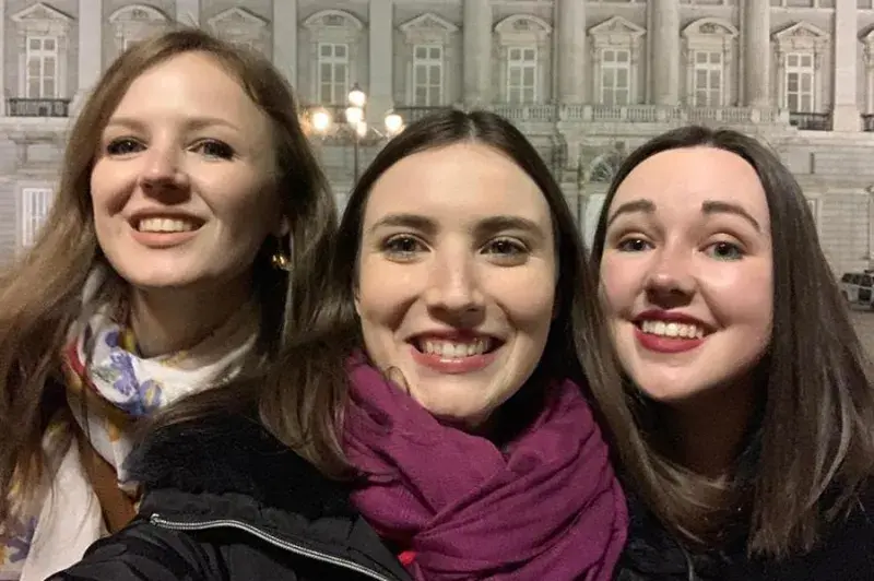 Róisín with fellow Edinburgh language students Maria and Amelia