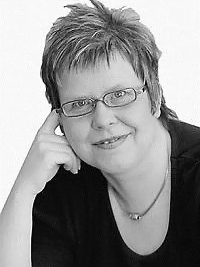 Dr Mia Österlund
